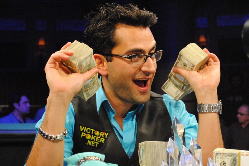 Antonio Esfandiari